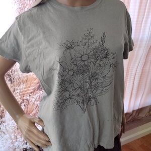 Doe Women's Medium Sage Green Floral Short Sleeve Cotton T-shirt